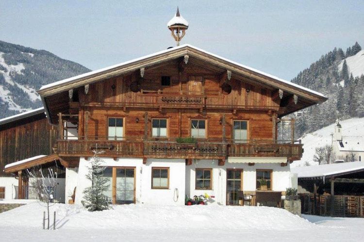 Blick Zum Mayrhofen in Ramsau Im Zillertal Tirol AT, Oostenrijk
