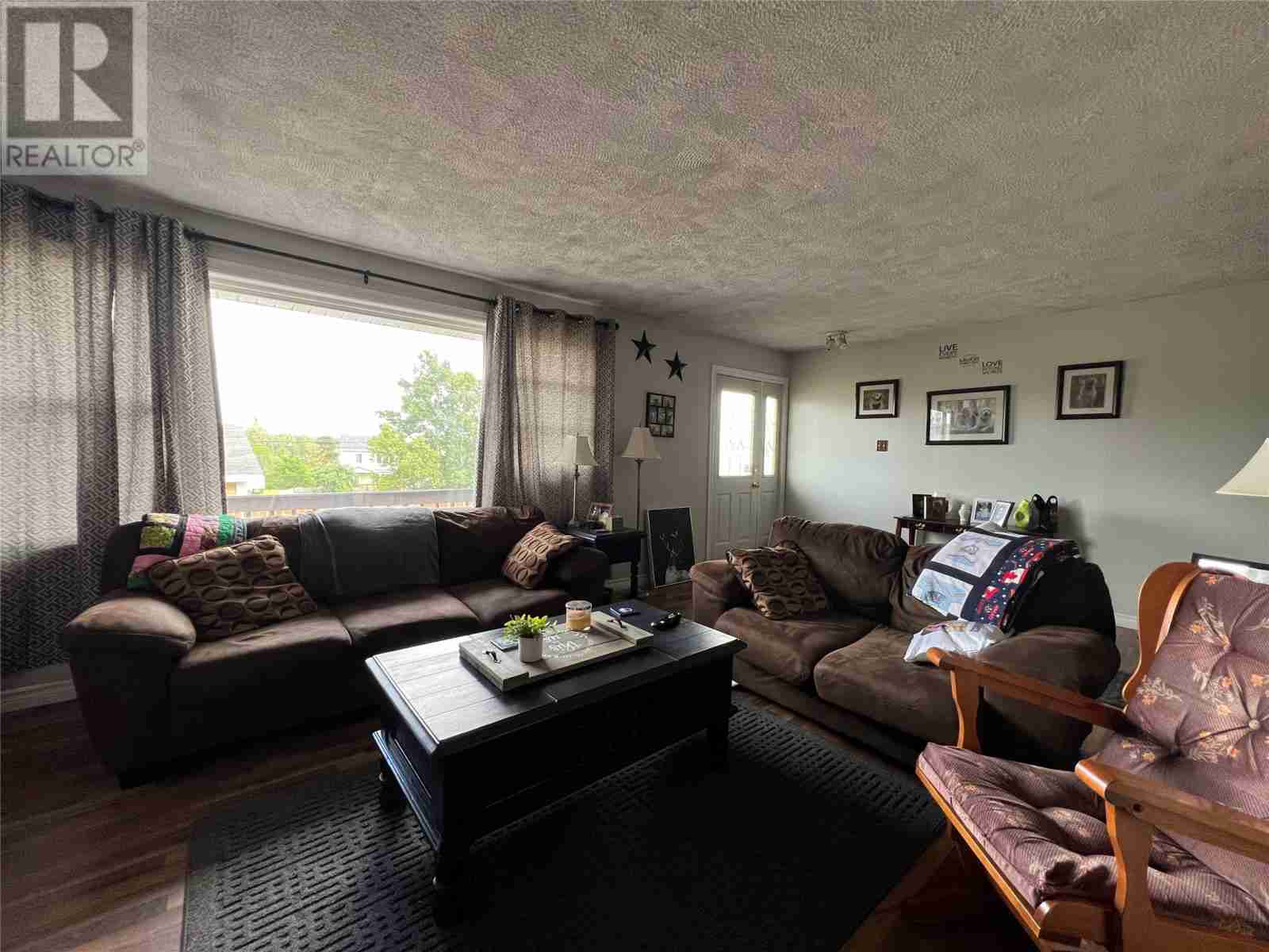 1 Chestnut Place