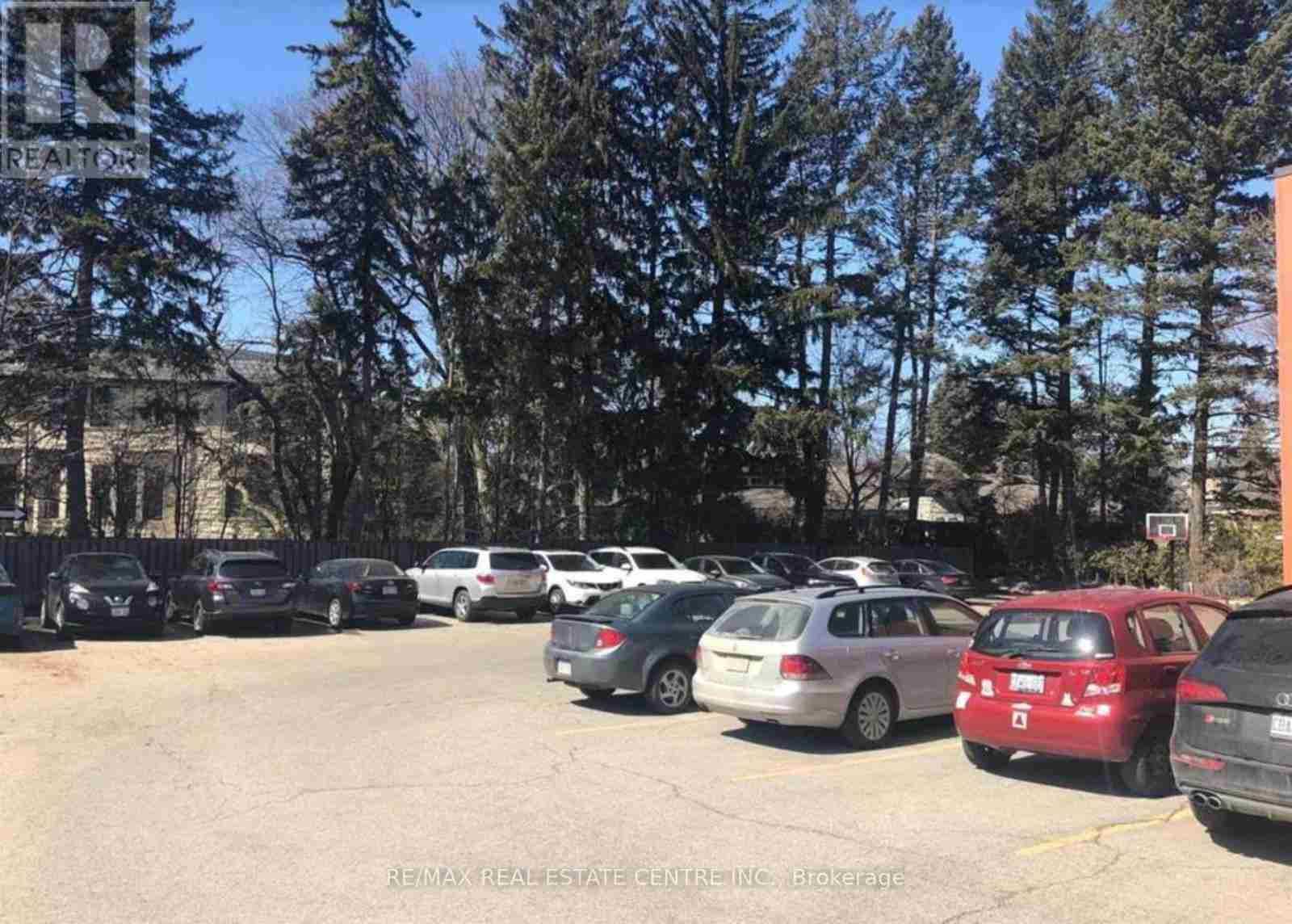 207&211 - 2454 BAYVIEW AVENUE