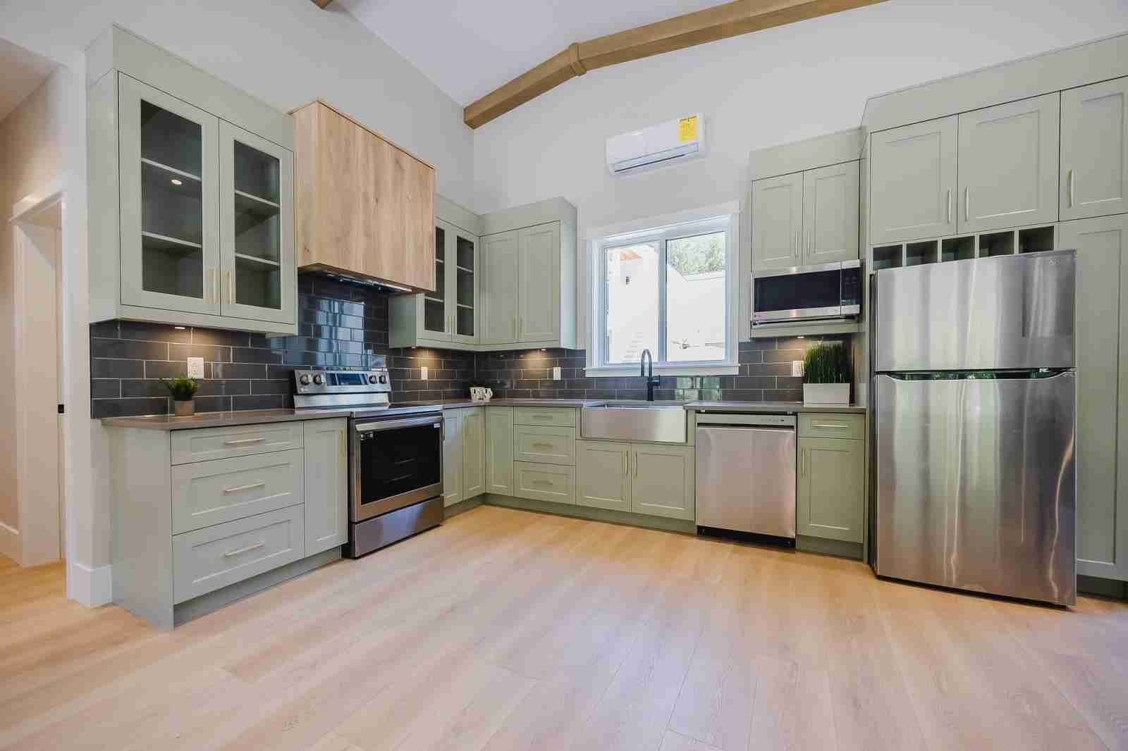 HG184 71384 GROVE PLACE