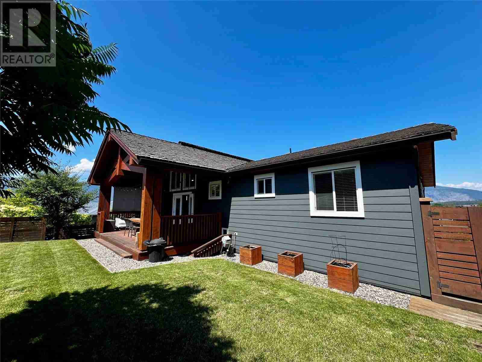 2070 1 Avenue SE SE Salmon Arm