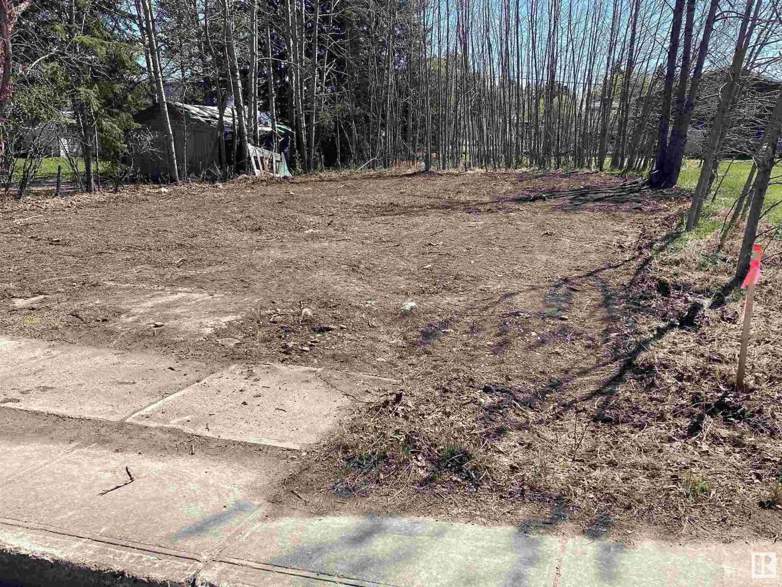 5121 50 AV Entwistle