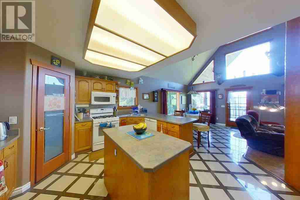 645 Badger Road Tappen / Sunnybrae