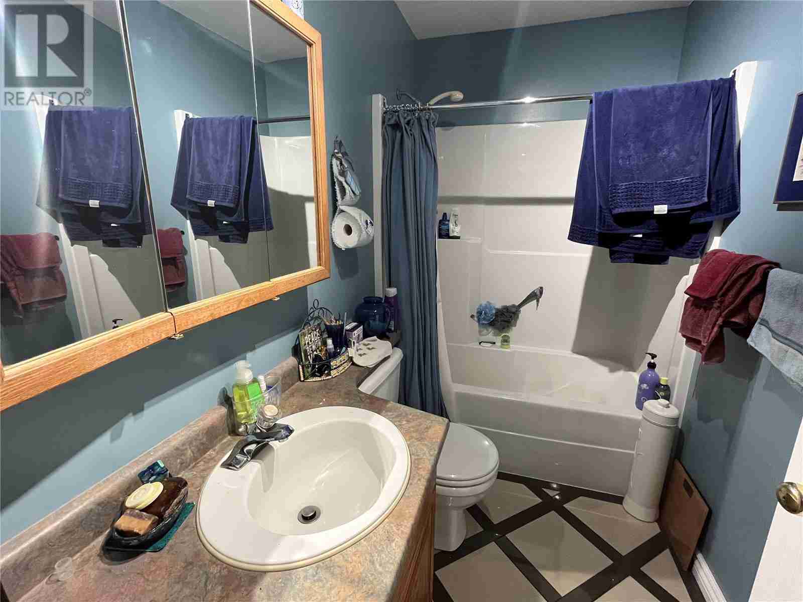 645 Badger Road Tappen / Sunnybrae