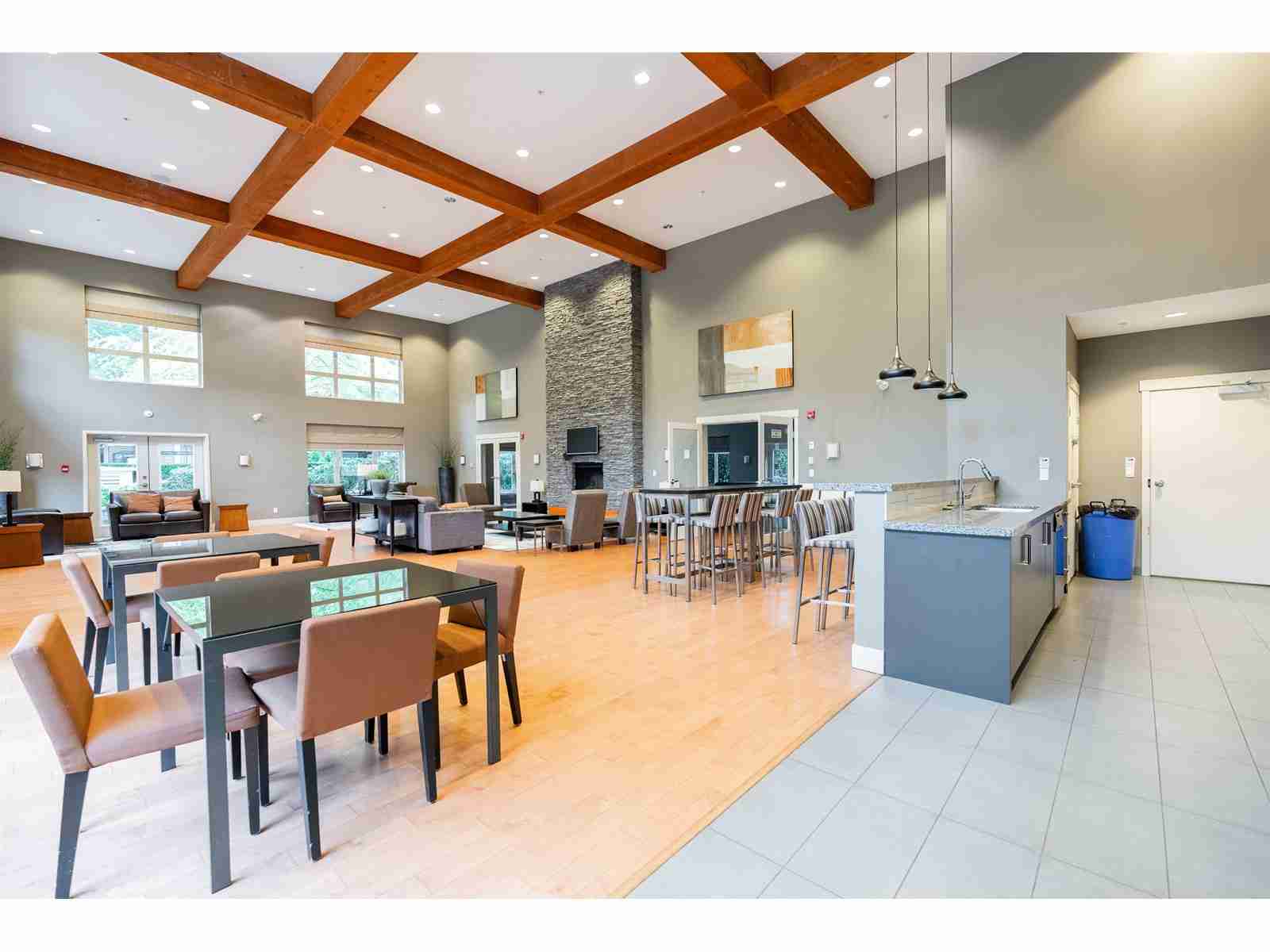416 15988 26 AVENUE
