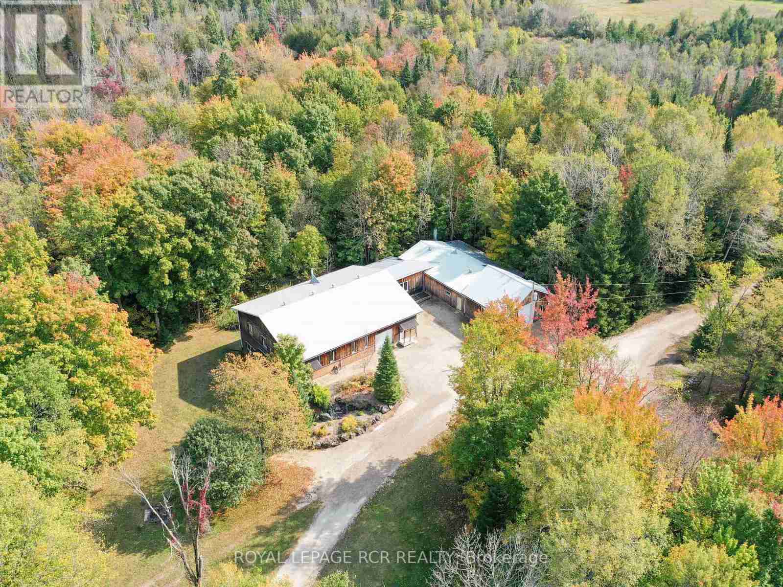 425457 25 SIDE ROAD