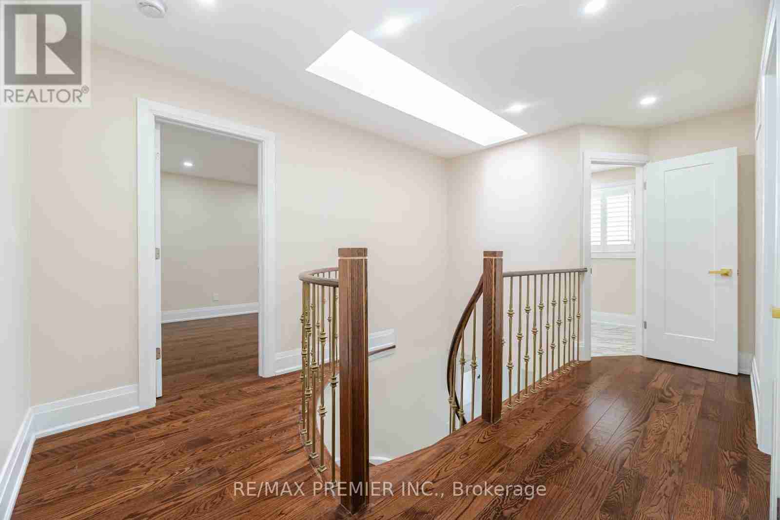 495 FAIRVIEW ROAD W