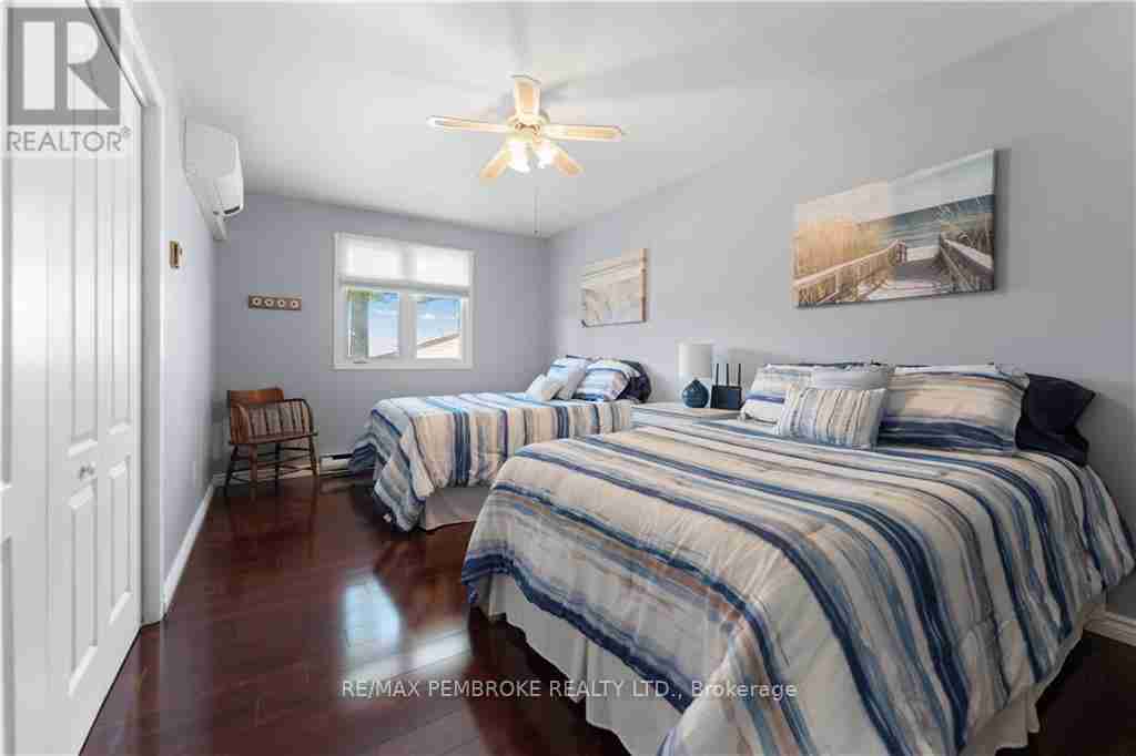 17 HARRIS CRESCENT