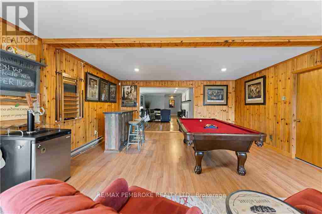 17 HARRIS CRESCENT