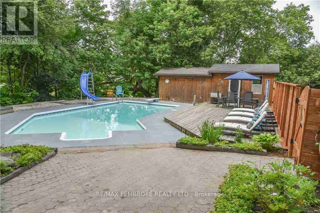 17 HARRIS CRESCENT