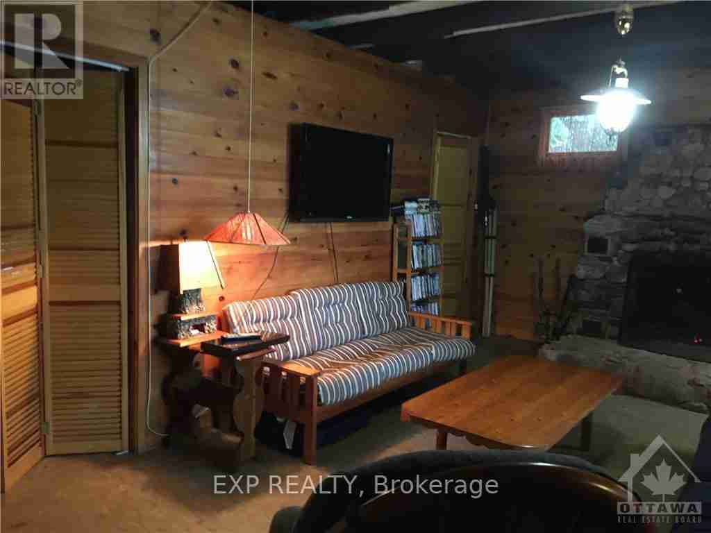 366 HOLLY LANE