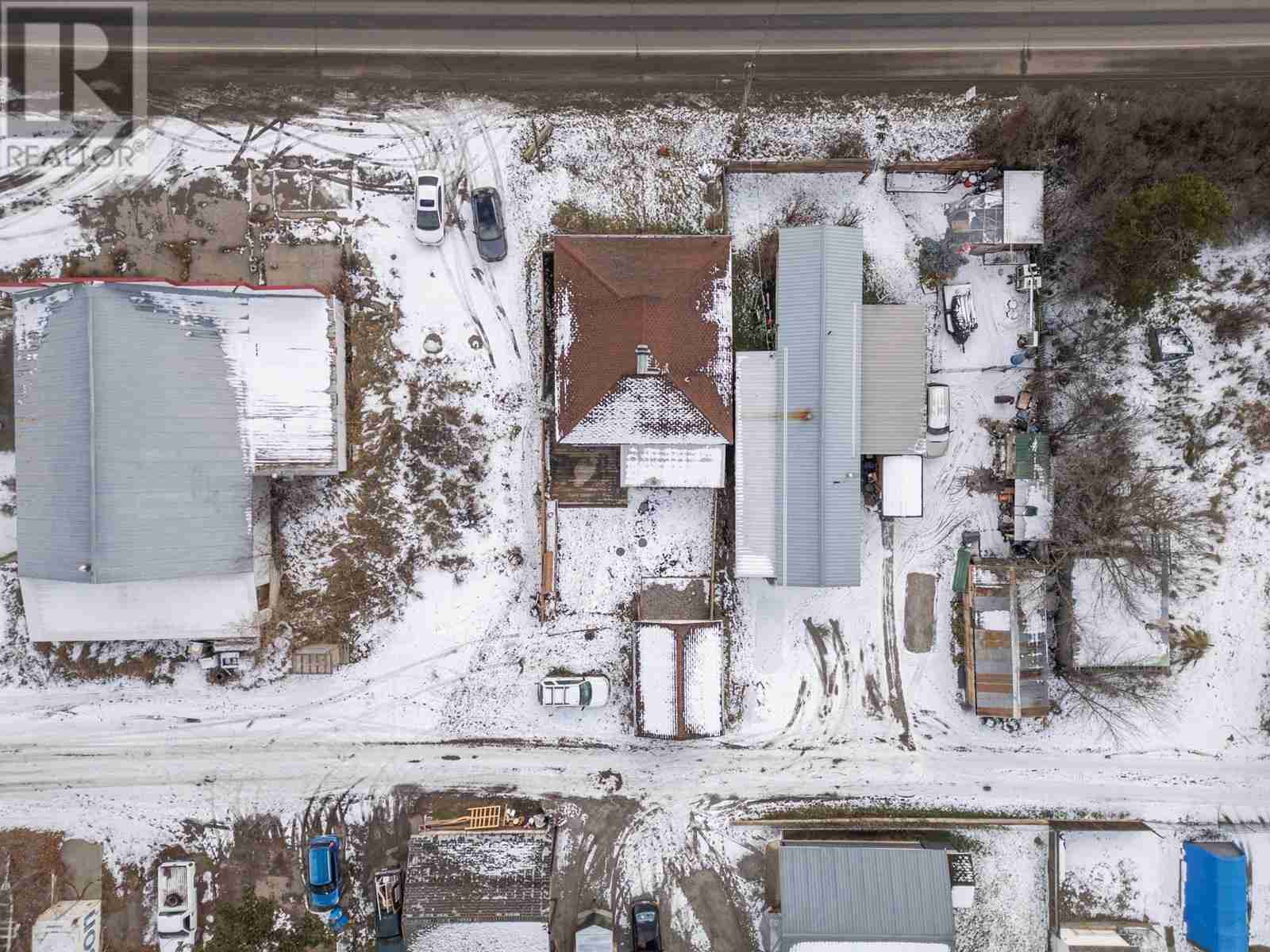 5768 Highway 97 N Highway Salmon Vly / Falkland