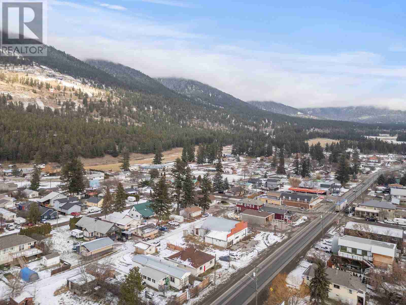 5768 Highway 97 N Highway Salmon Vly / Falkland
