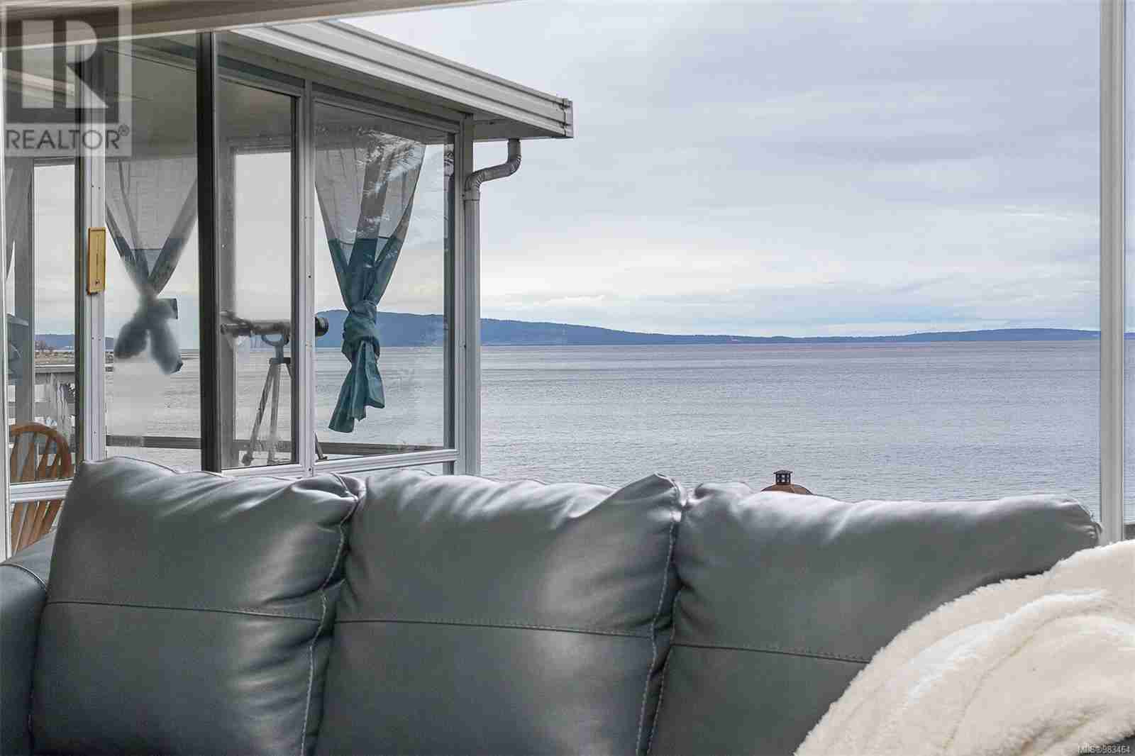 5545 Island Hwy Qualicum North