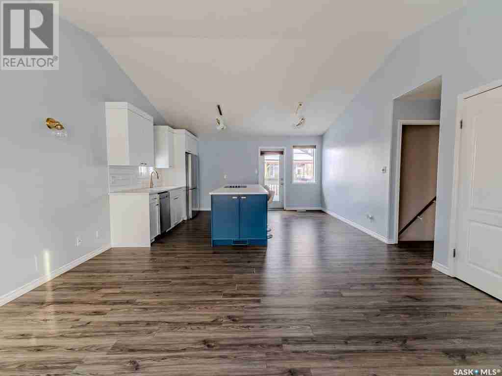 2034 Pineridge CRESCENT