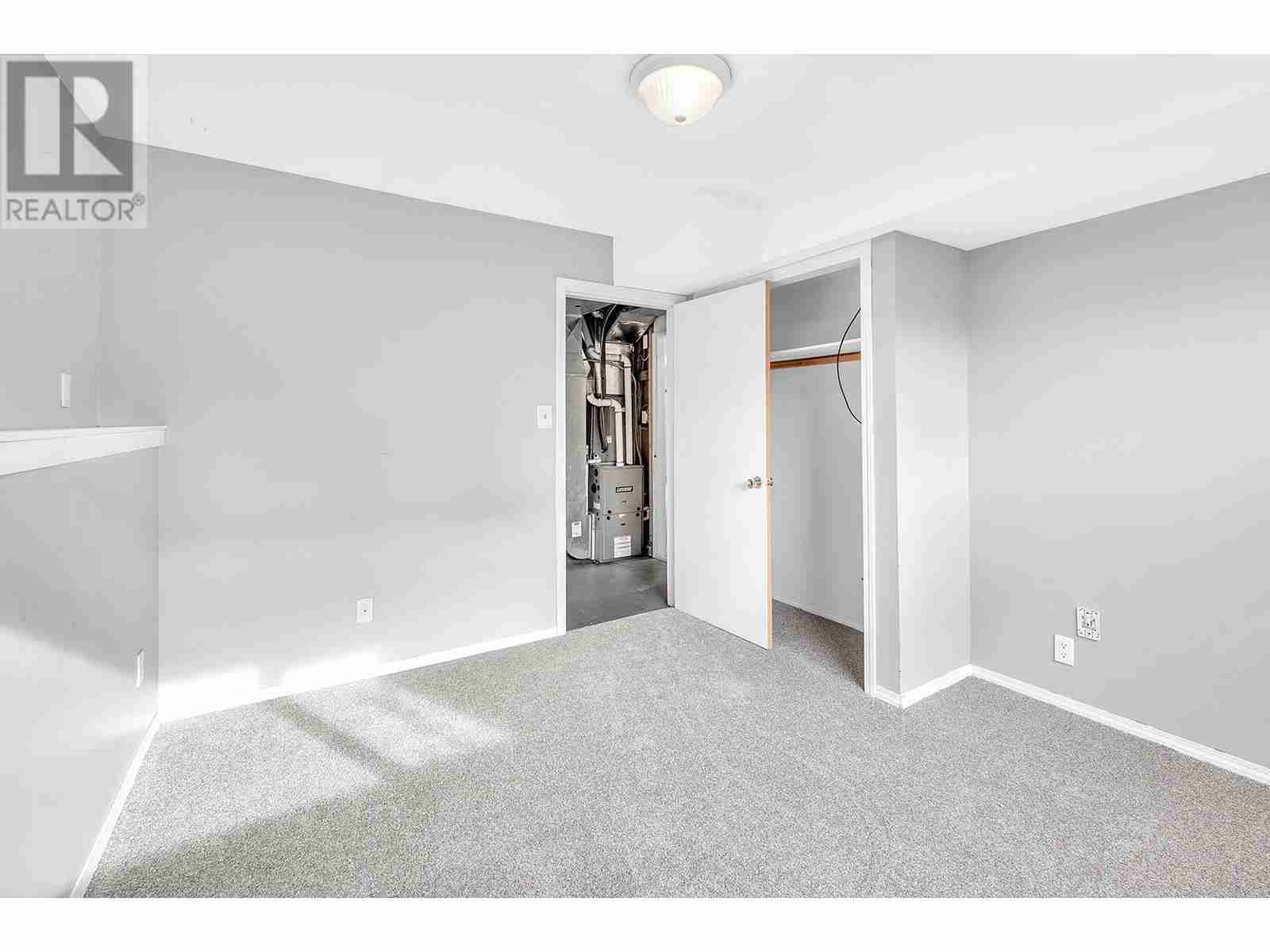 1074 Ollek Street Brocklehurst