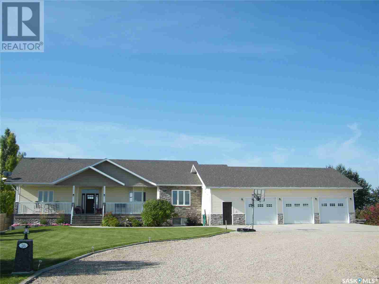 26 Pape DRIVE