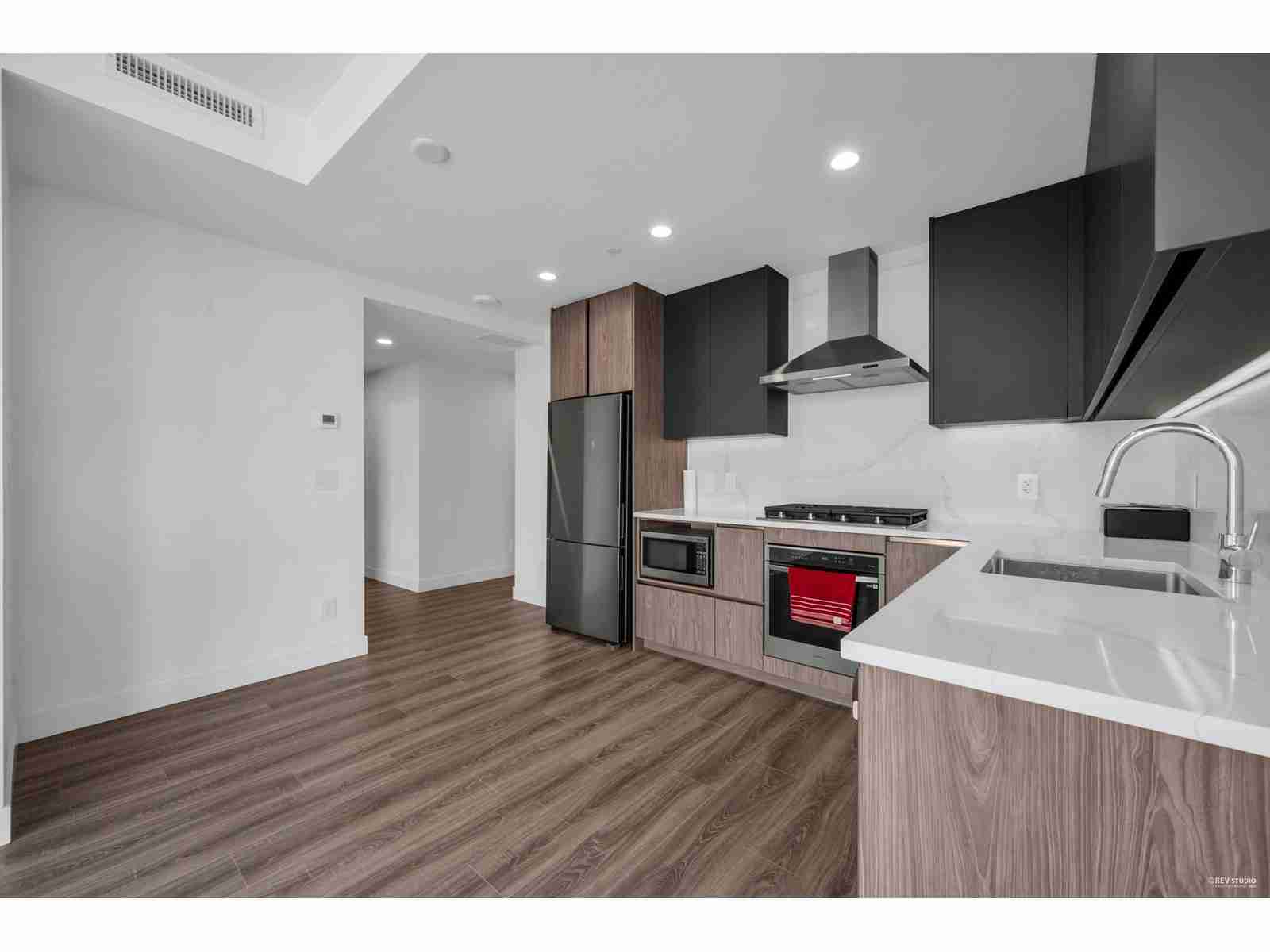 2607 10750 135A STREET