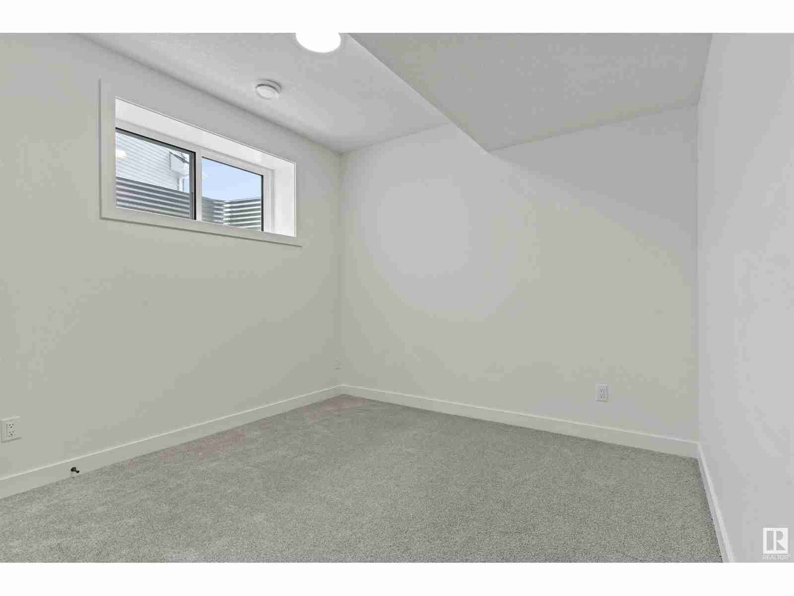 1299 PODERSKY WD SW Paisley