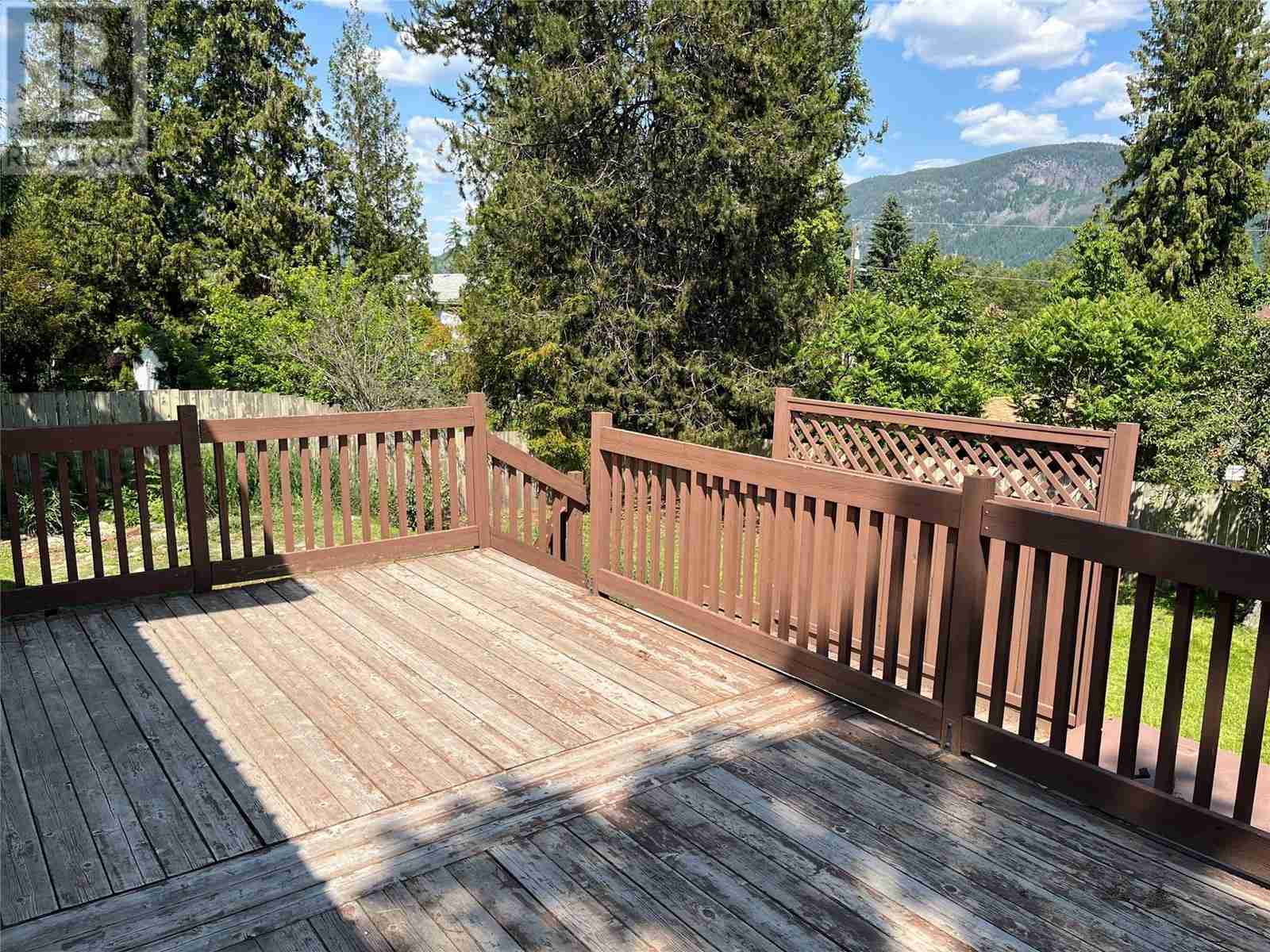 2637 10th Avenue South Castlegar