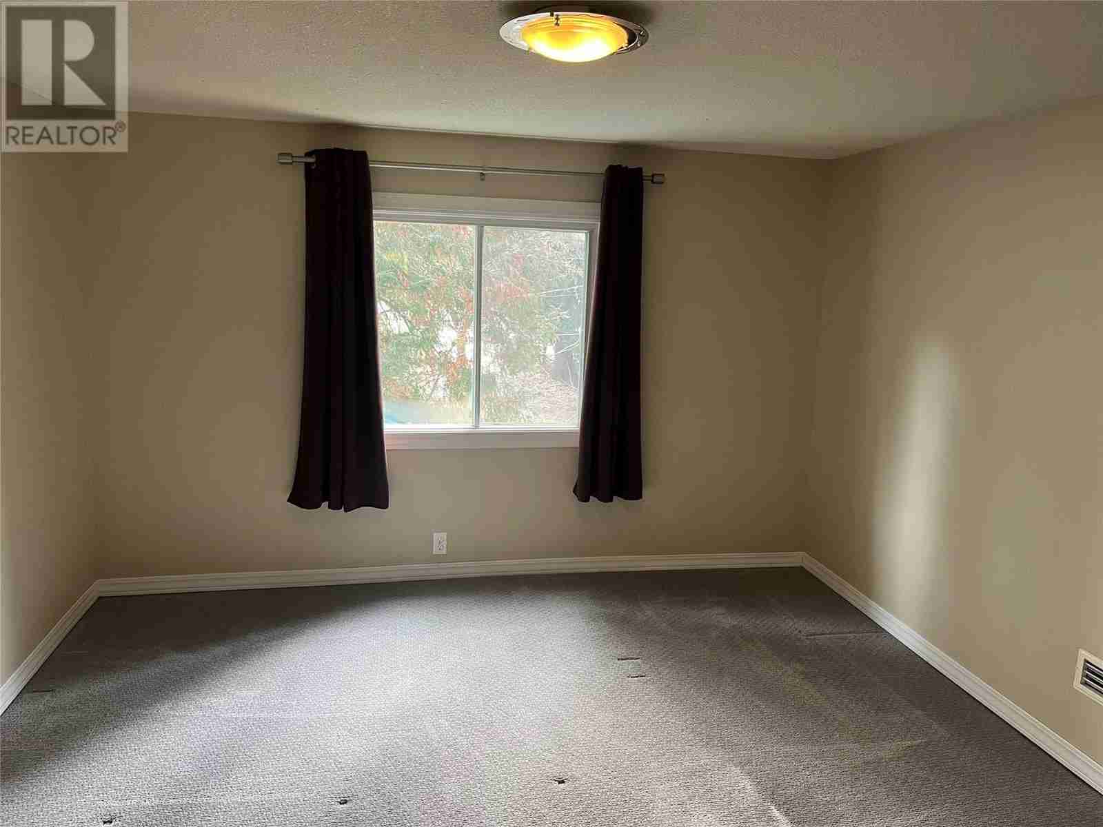 2637 10th Avenue South Castlegar