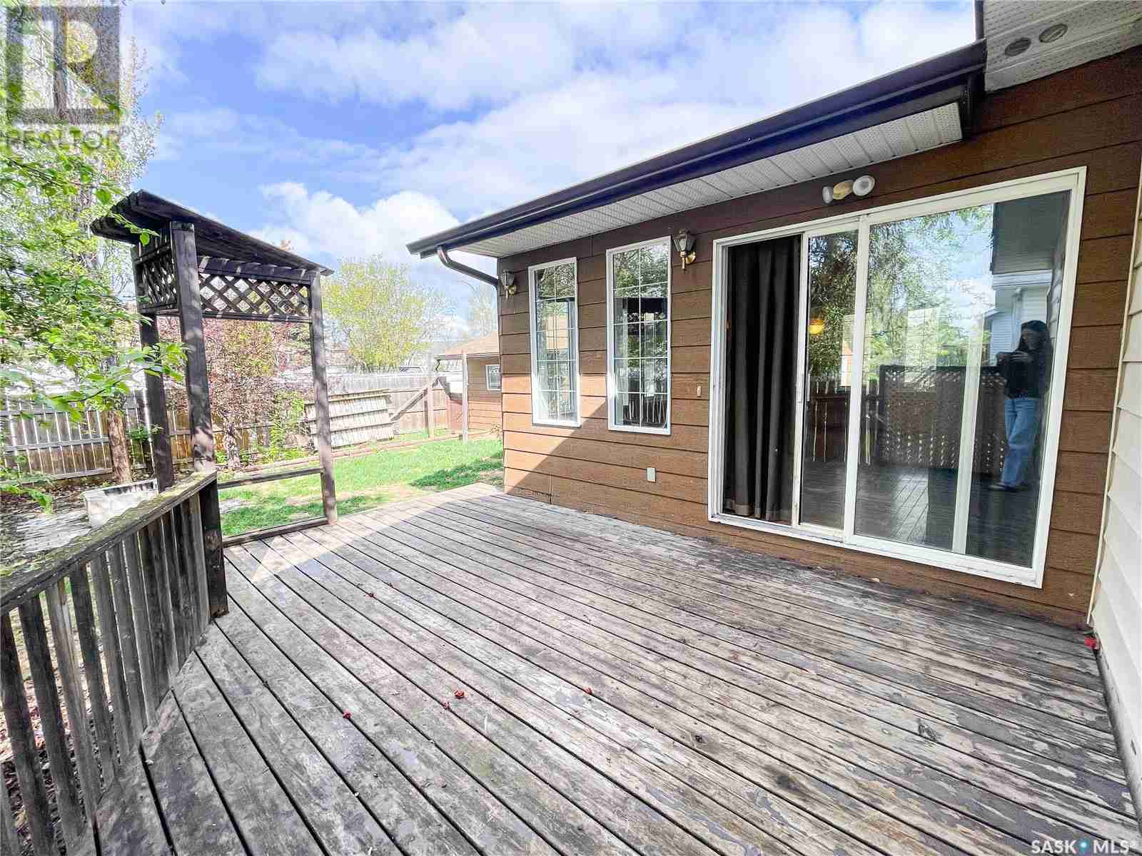 11 Coupland CRESCENT
