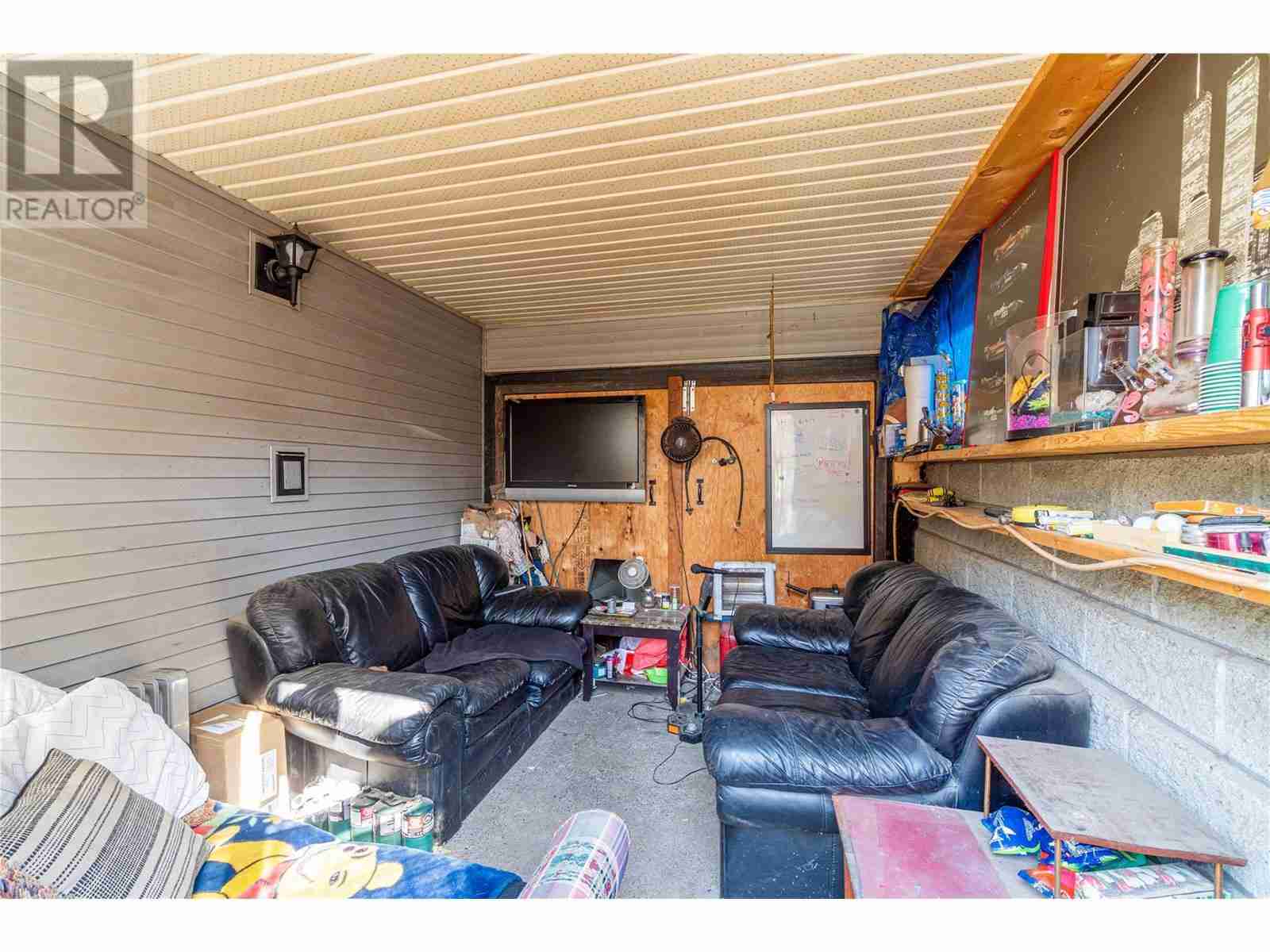 2215 BARBARA Avenue Brocklehurst
