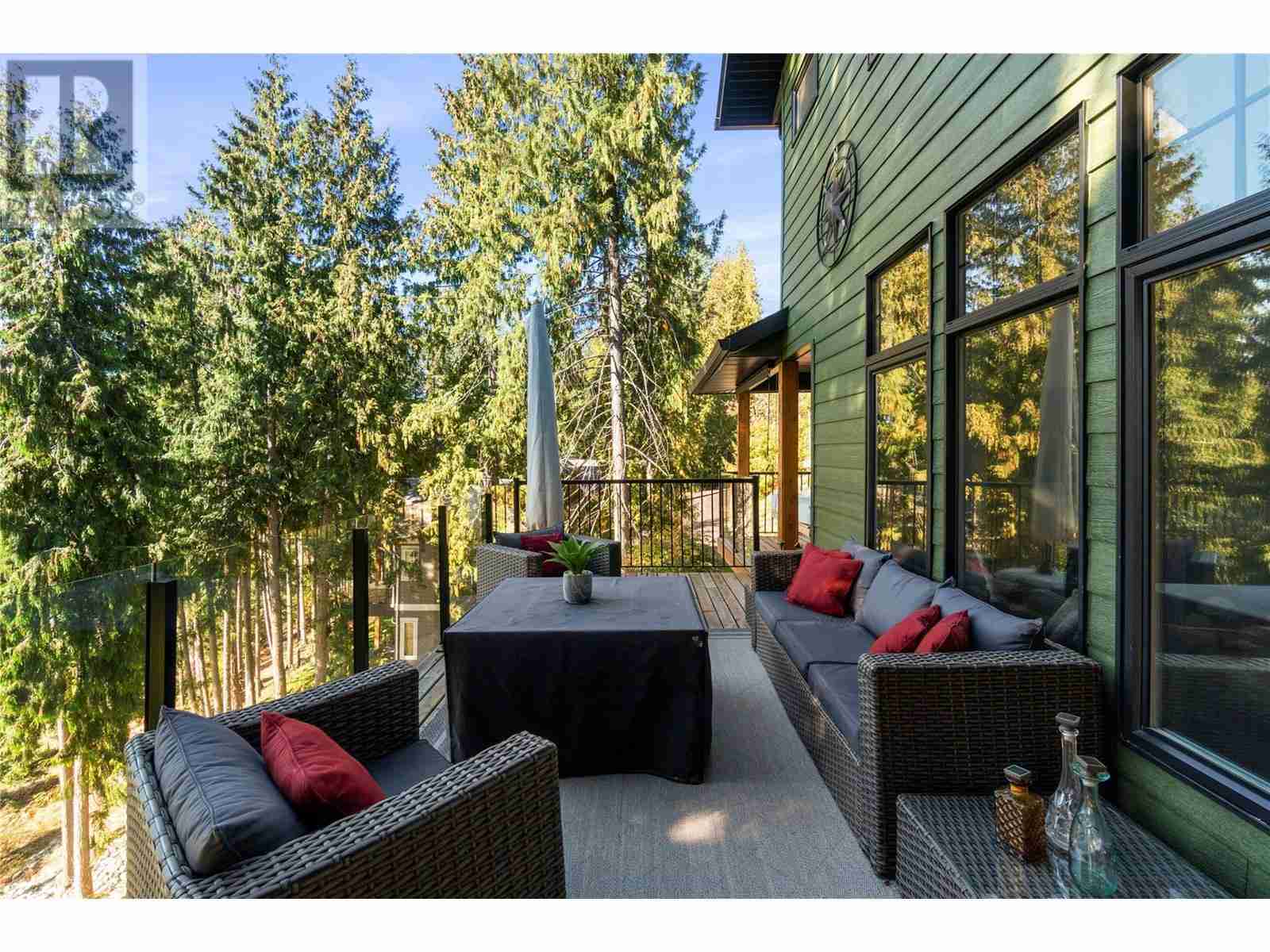 7756 Columbia Drive North Shuswap