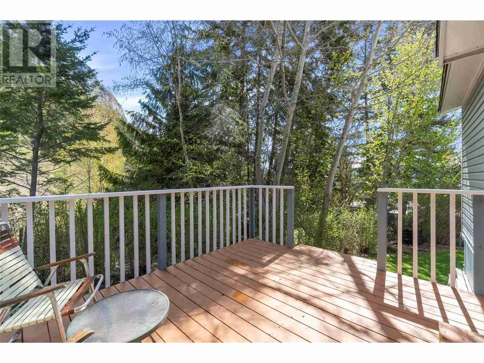 3959 Sunnybrae Canoe Point Road Unit# 4 Tappen / Sunnybrae