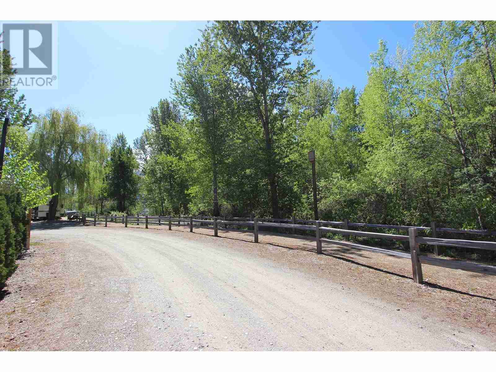 13 Marina Way North Shuswap