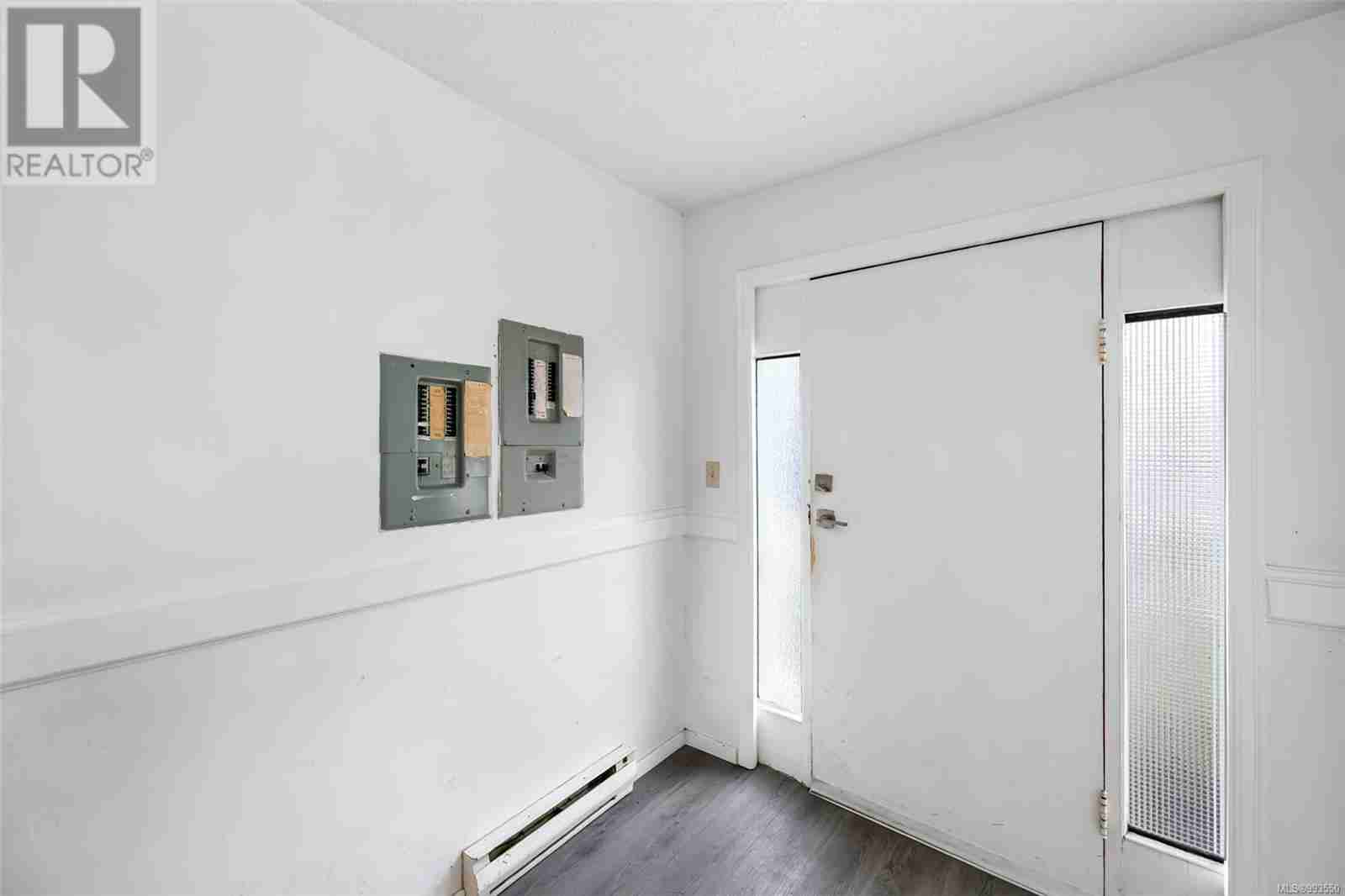 528 Constance Ave Esquimalt
