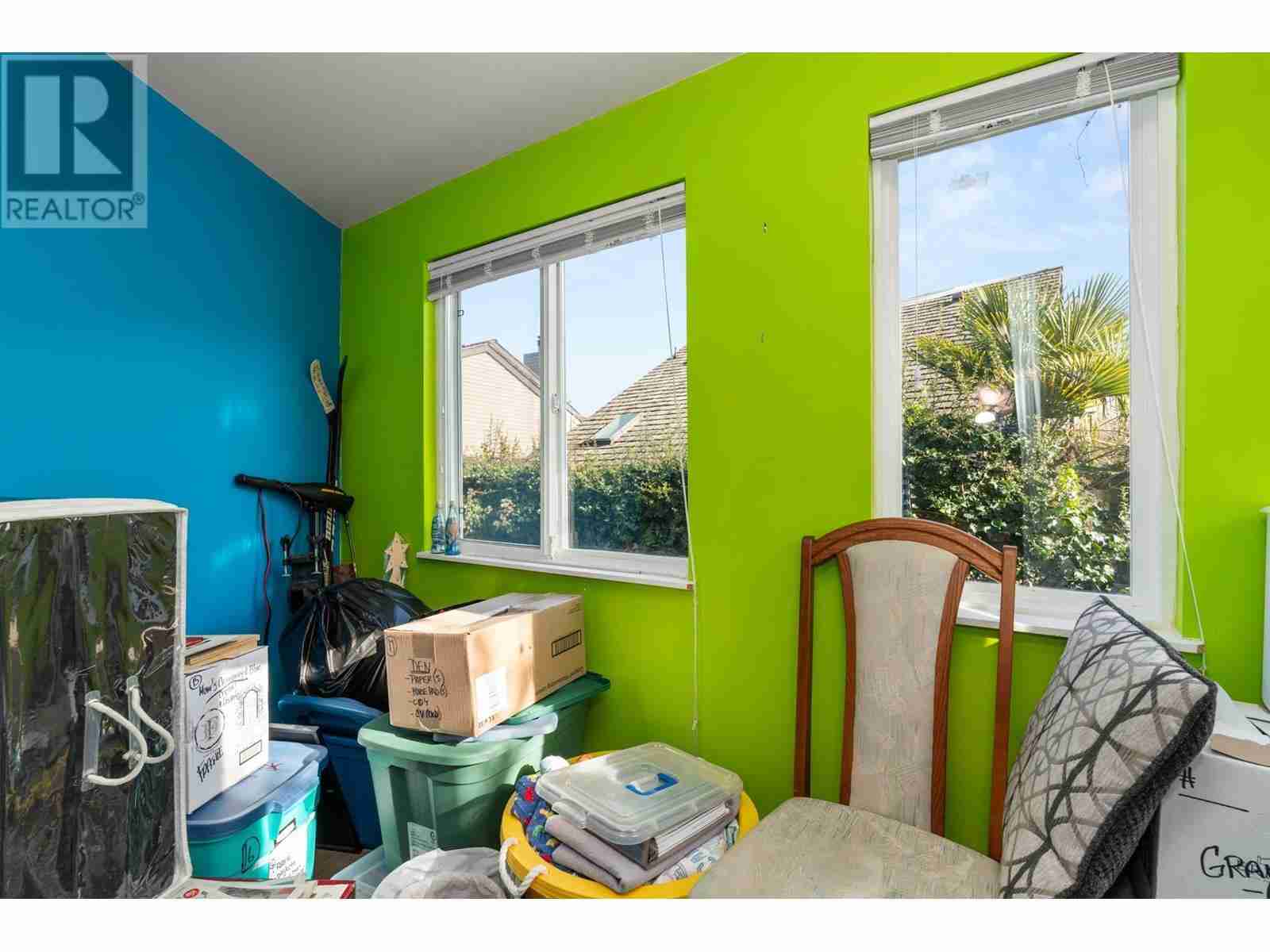 1480 VIEW CRESCENT