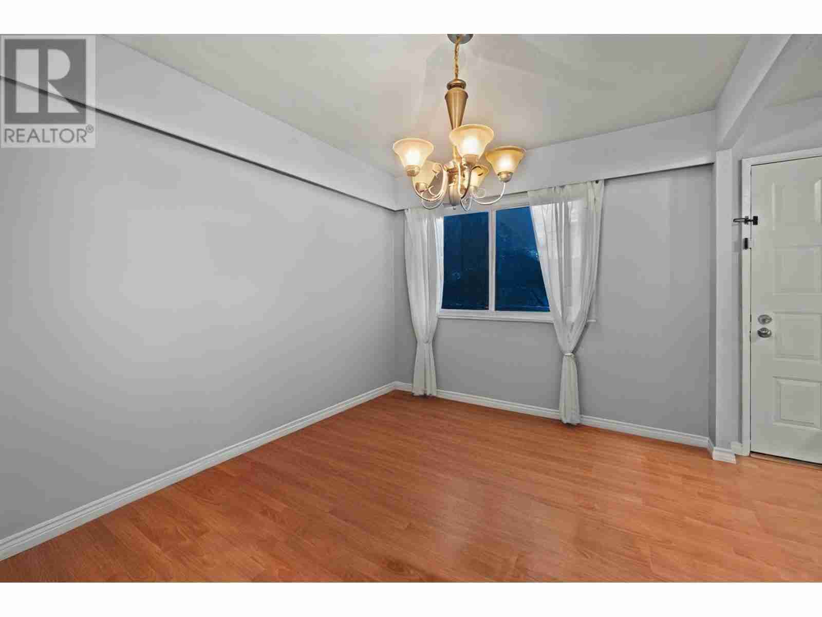3949 SEFTON STREET