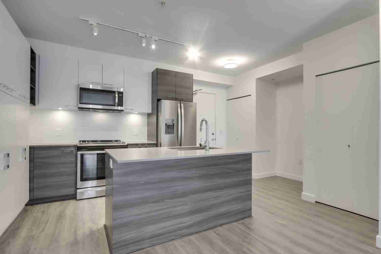 210 13963 105 BOULEVARD