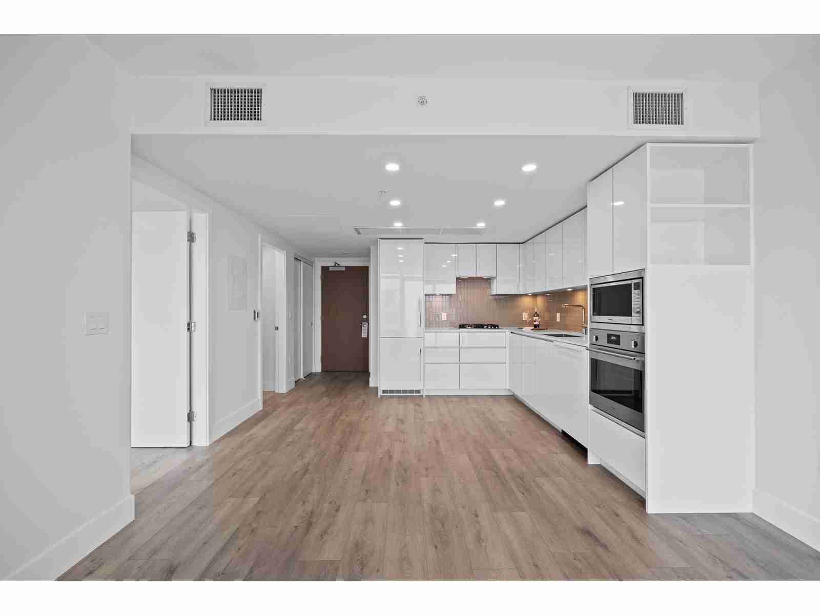 2407 10428 WHALLEY BOULEVARD