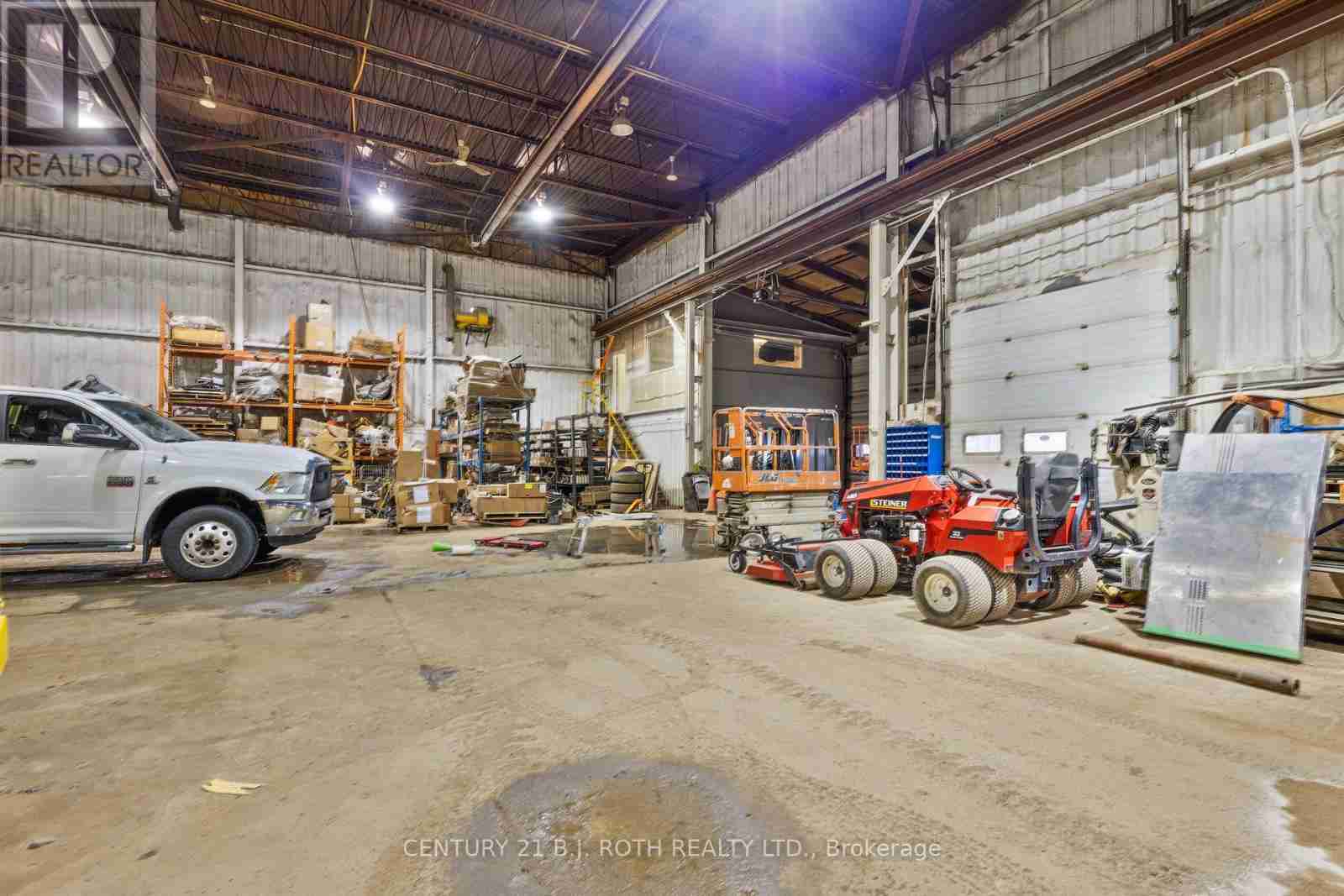 9 FERNDALE DRIVE N