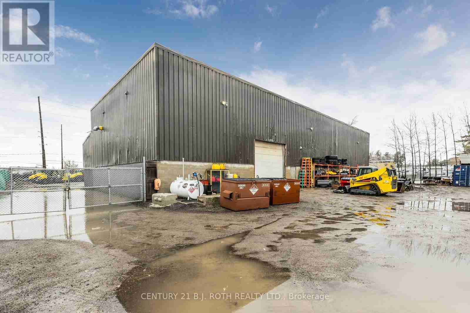 9 FERNDALE DRIVE N
