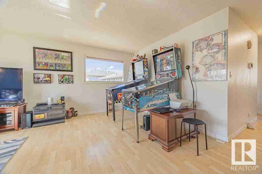 5209 37A AV Lynalta