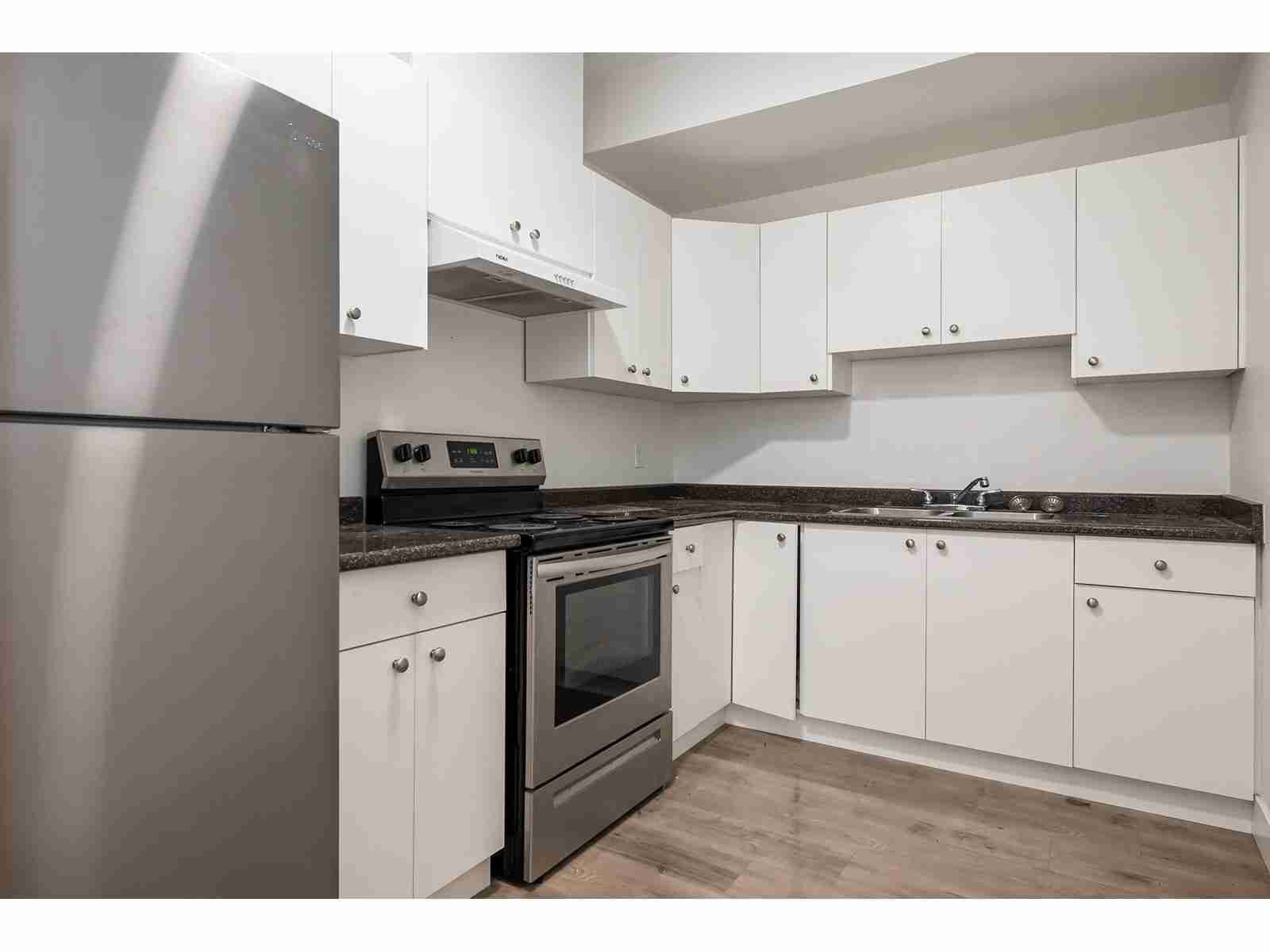 2 21088 LAKEVIEW CRESCENT|Kawkawa Lake