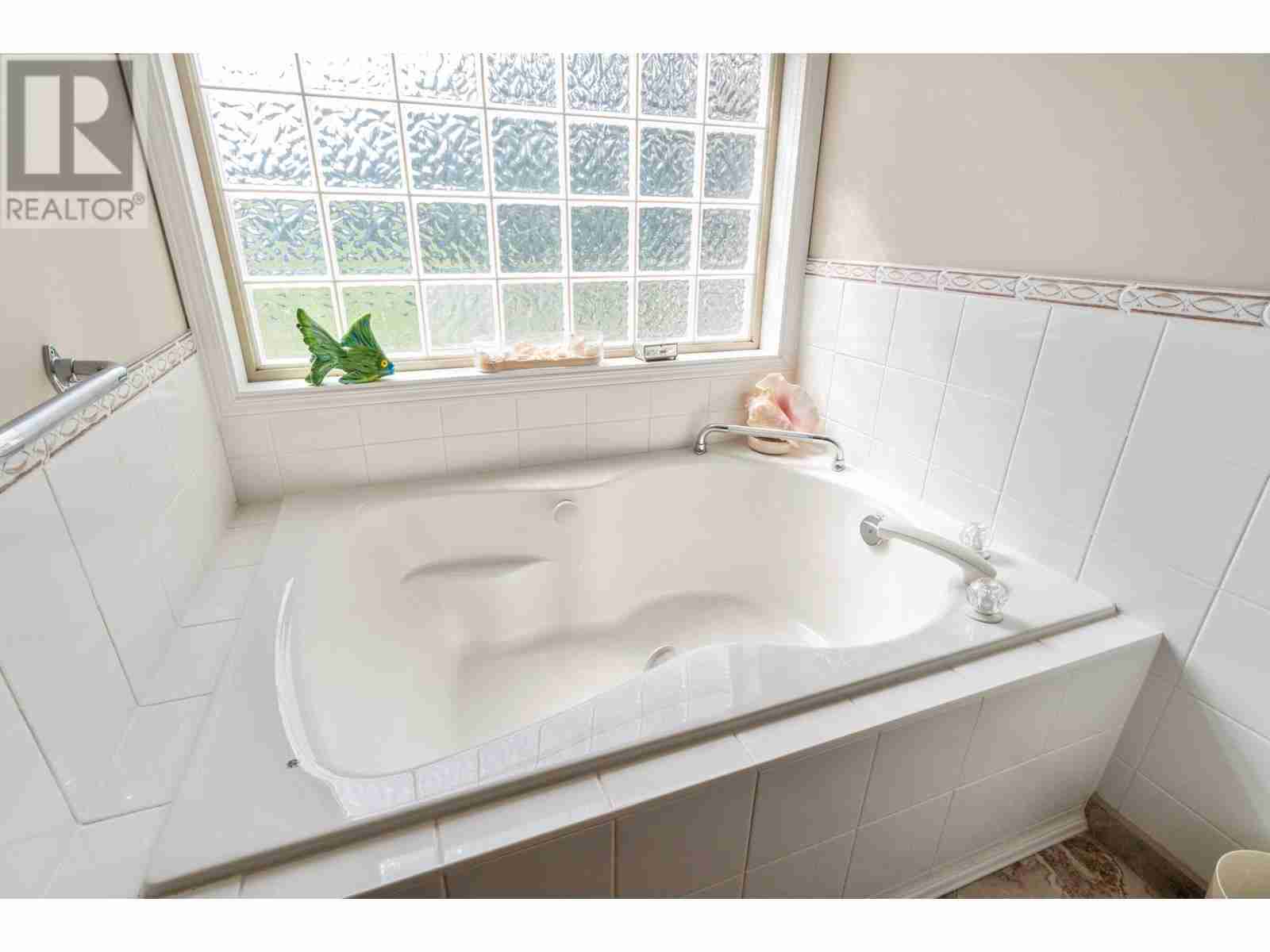 2550 Golf Course Drive Unit# 5 Blind Bay