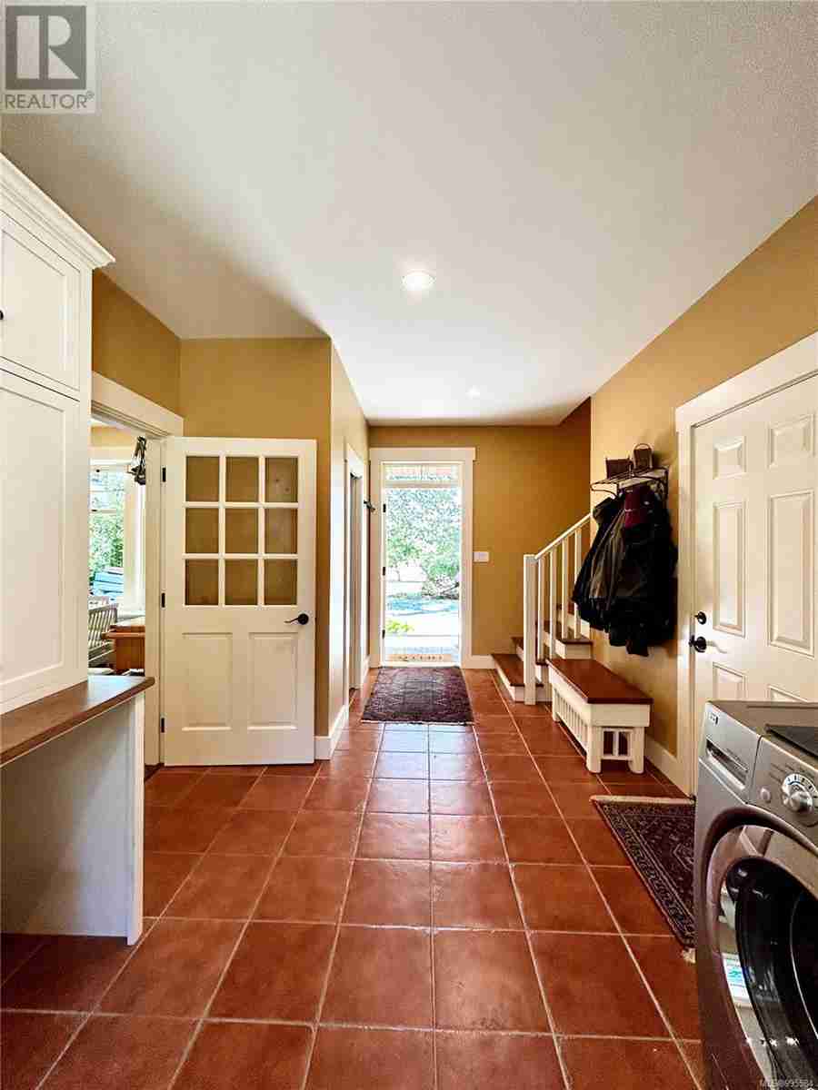 6140 Lakes Rd East Duncan