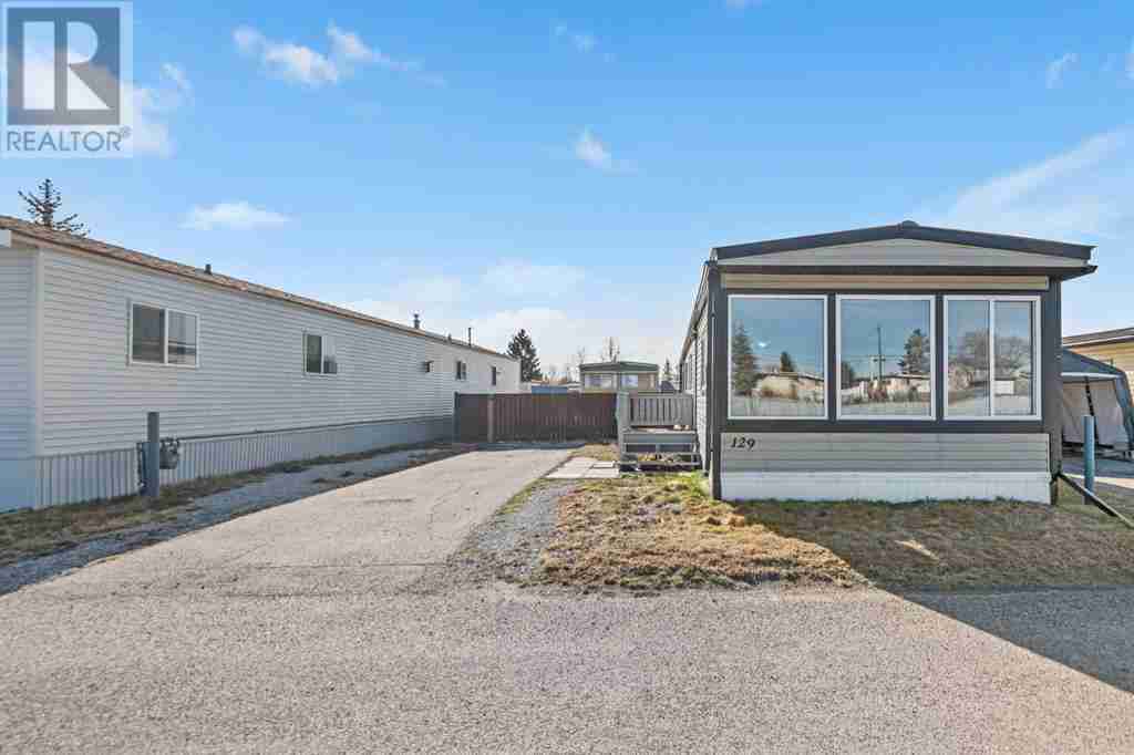 6220 17 Avenue SE Red Carpet