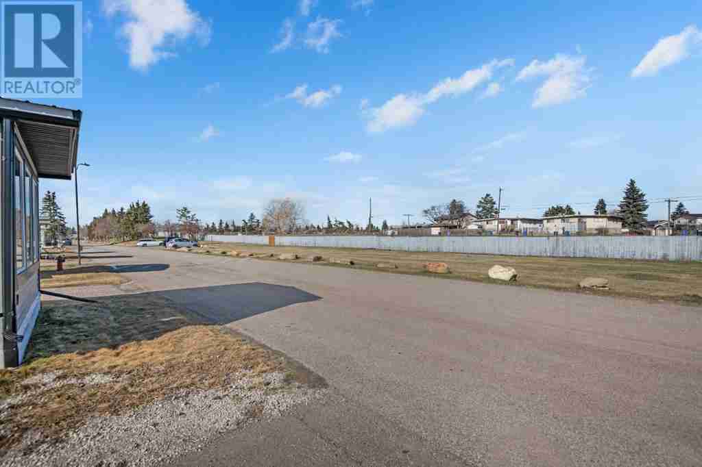 6220 17 Avenue SE Red Carpet