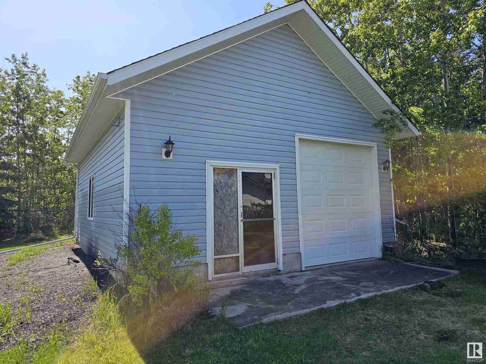 492 STANLEY CL Spring Lake