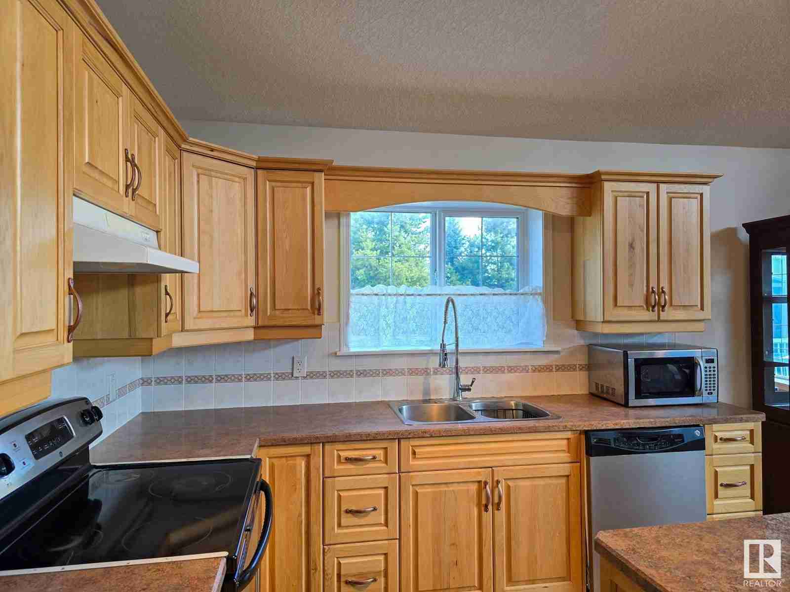492 STANLEY CL Spring Lake