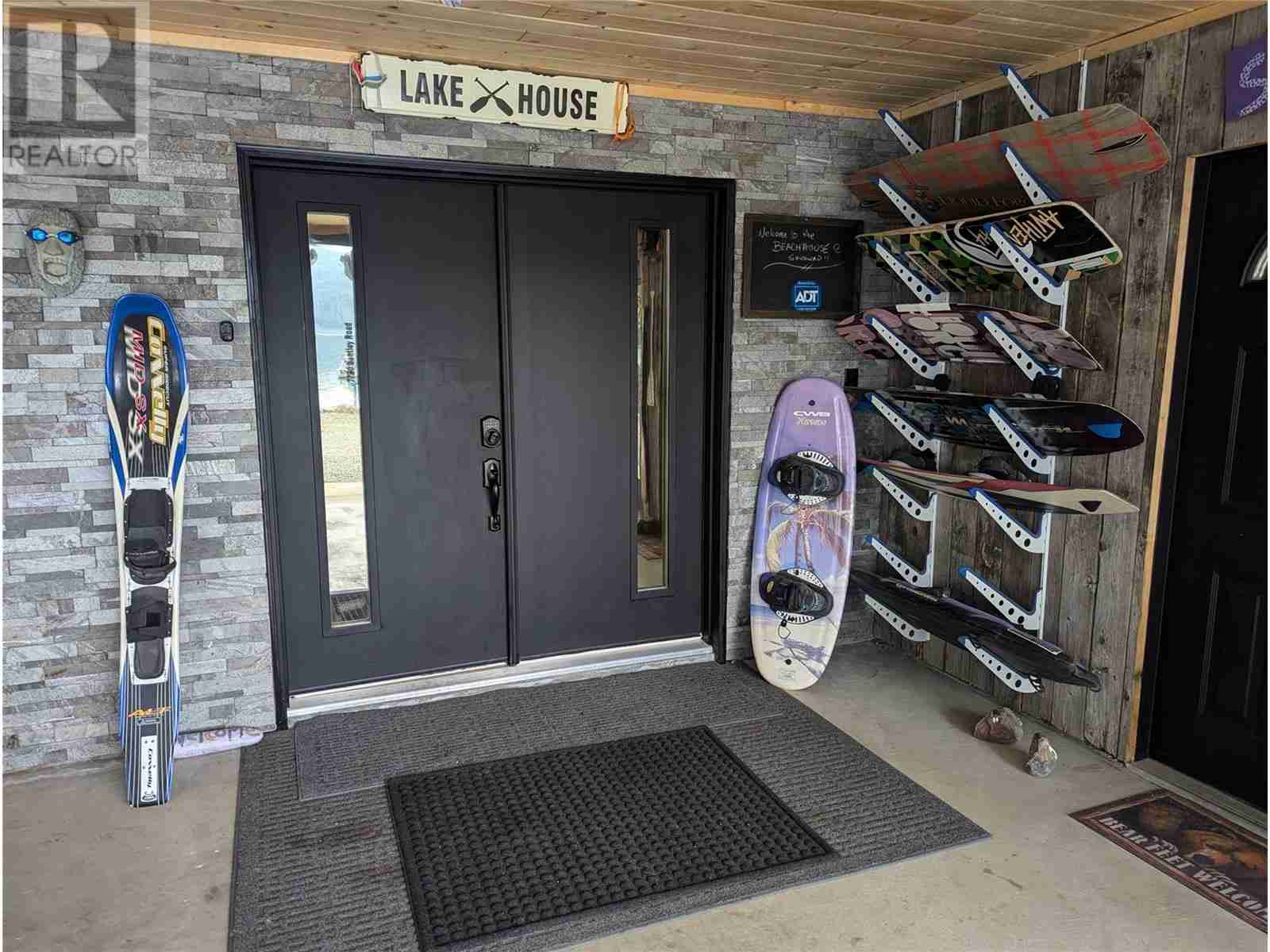 7780 Bentley Road North Shuswap