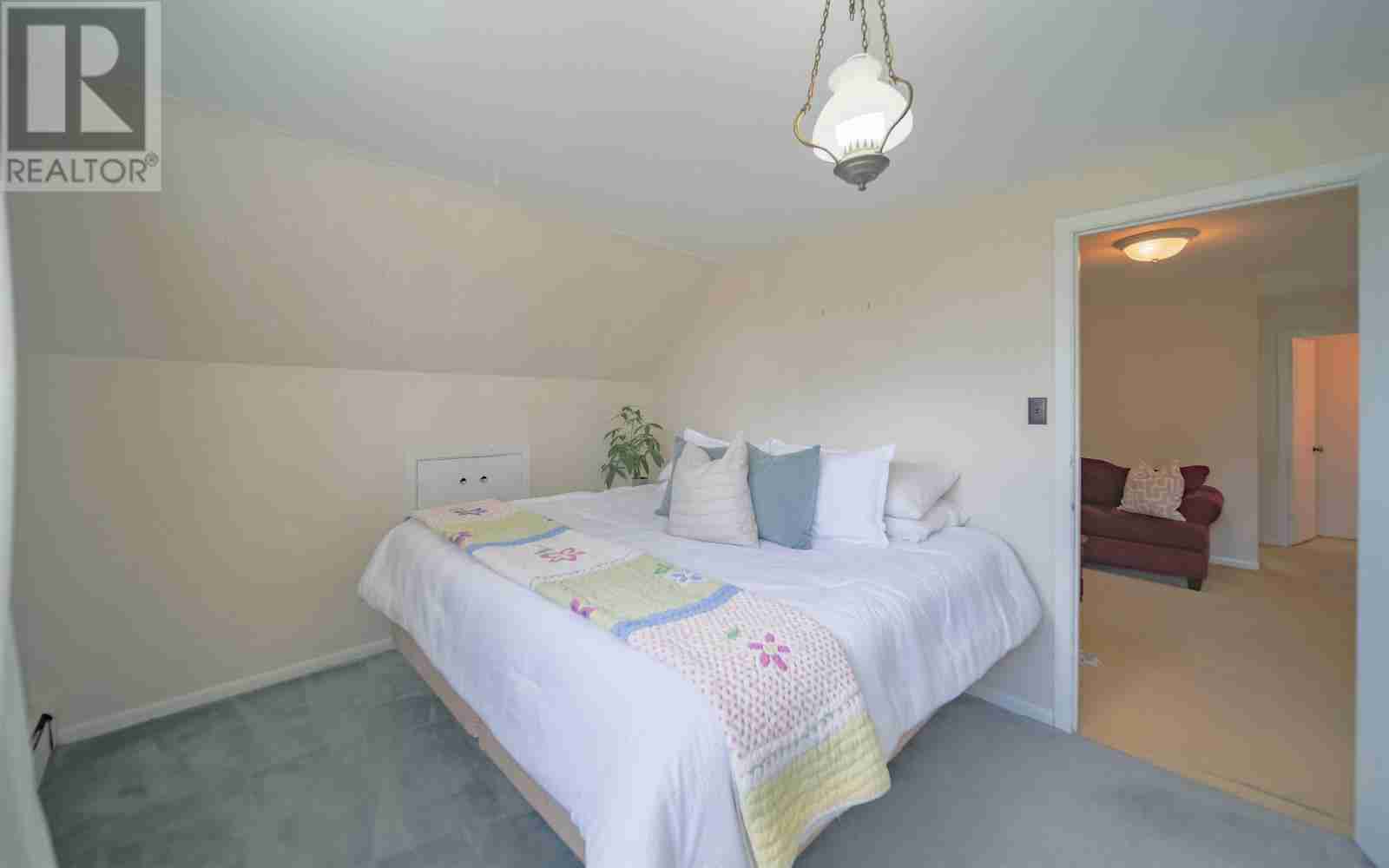25 Greenfield Avenue