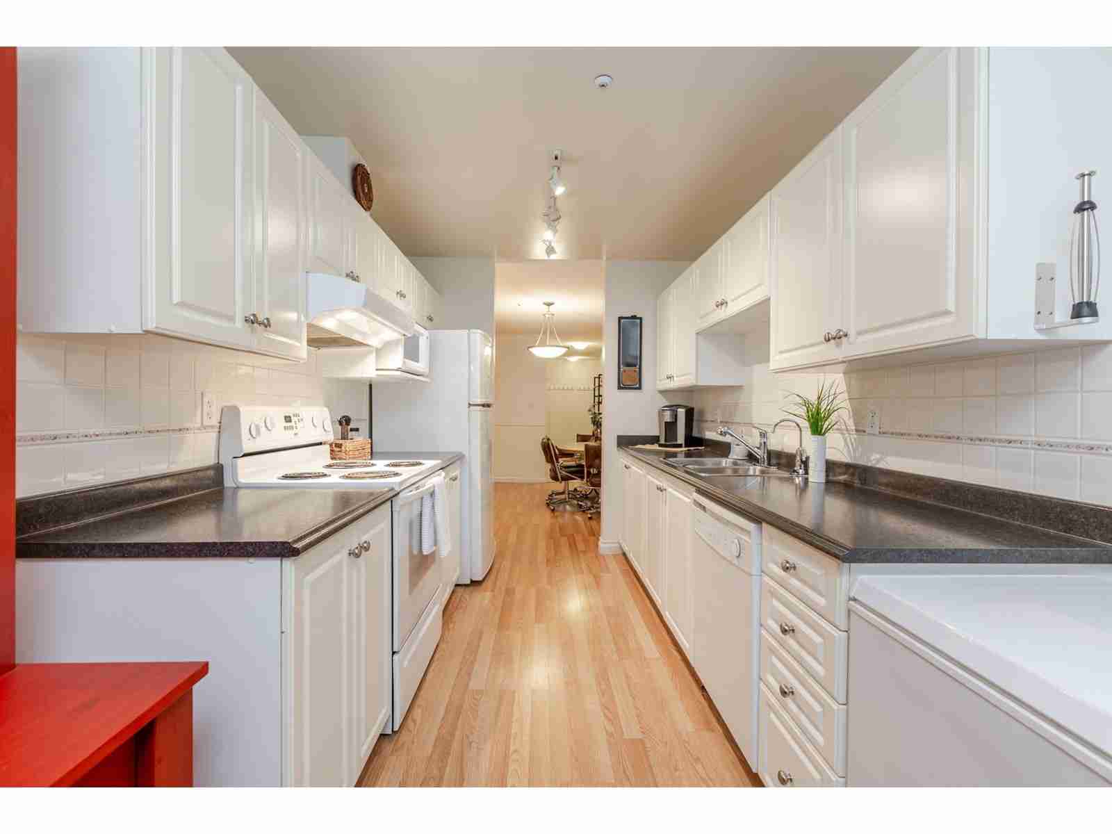 44 5670 208 STREET
