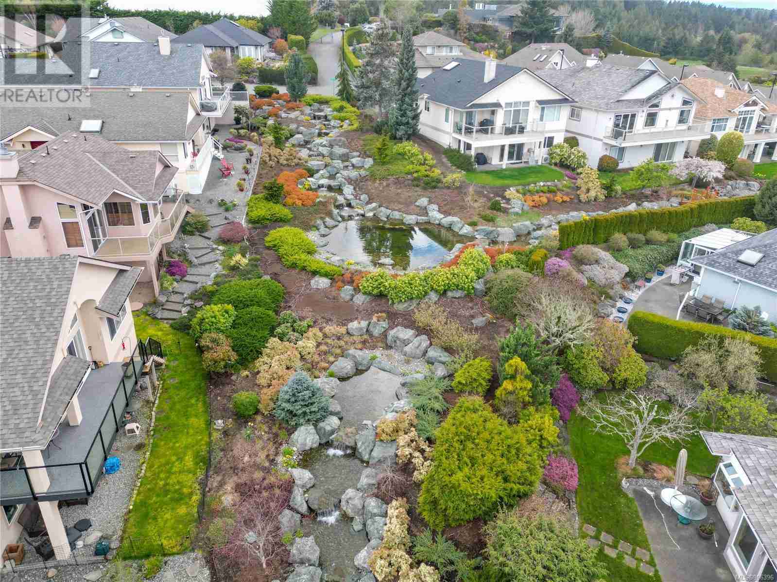 808 Country Club Dr Arbutus Ridge