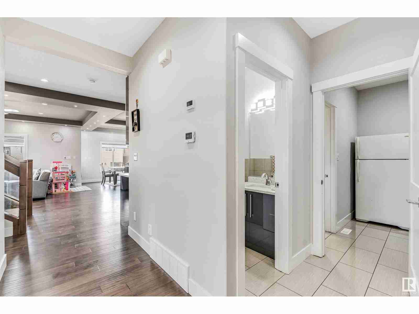 4417 39 ST Triomphe Estates